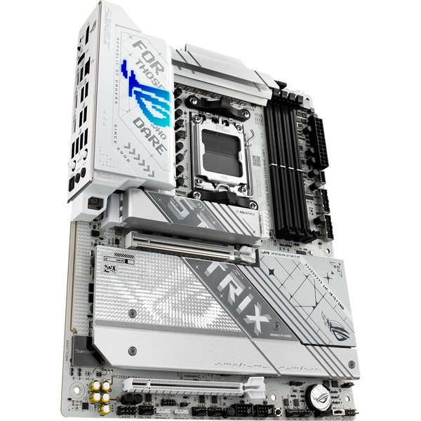 Foto 2 van ASUS ROG STRIX X870-A GAMING WIFI socket AM5 moederbord