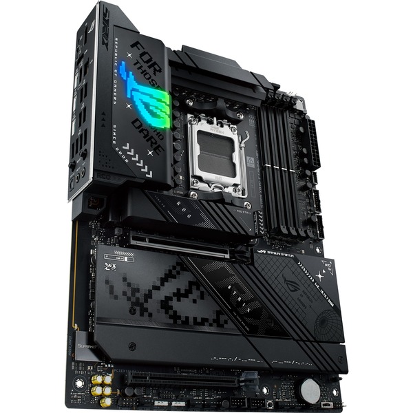 Foto 2 van ASUS ROG STRIX X870-F GAMING WIFI socket AM5 moederbord