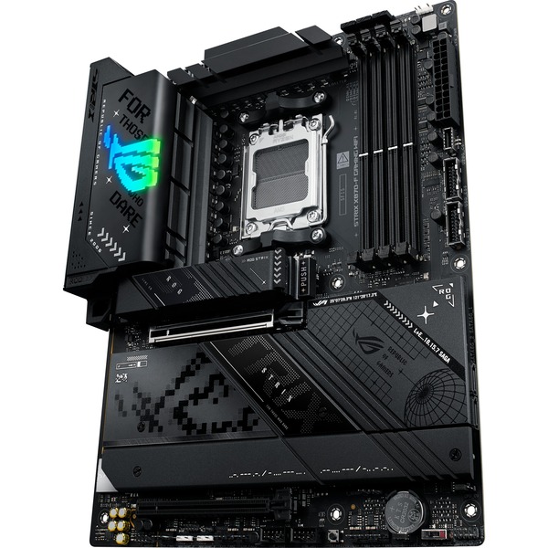 Foto 5 van ASUS ROG STRIX X870-F GAMING WIFI socket AM5 moederbord