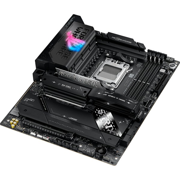 Foto 5 van ASUS ROG STRIX X870E-E GAMING WIFI socket AM5 moederbord