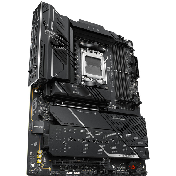 Foto 4 van ASUS ROG STRIX X870E-H GAMING WIFI7 moederbord
