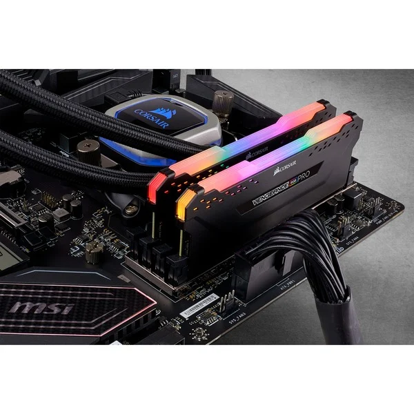 Foto 4 van Corsair Vengeance RGB PRO 32 GB DDR4-3600 (2x 16 GB) werkgeheugen