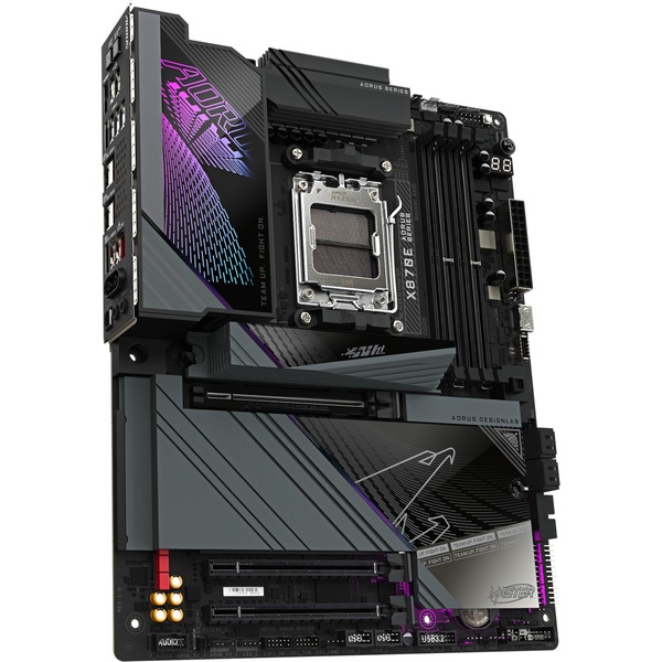 Foto 3 van GIGABYTE X870E AORUS MASTER socket AM5 moederbord