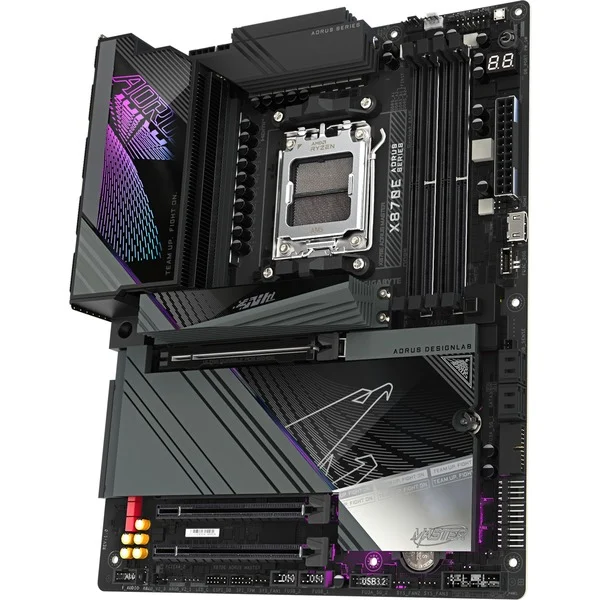 Foto 4 van GIGABYTE X870E AORUS MASTER socket AM5 moederbord