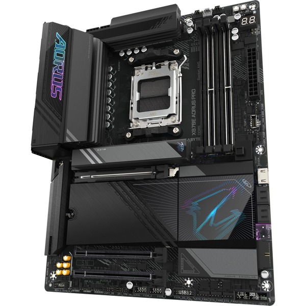 Foto 4 van GIGABYTE X870E AORUS PRO socket AM5 moederbord